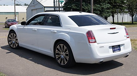 440px-Chrysler_300.jpg