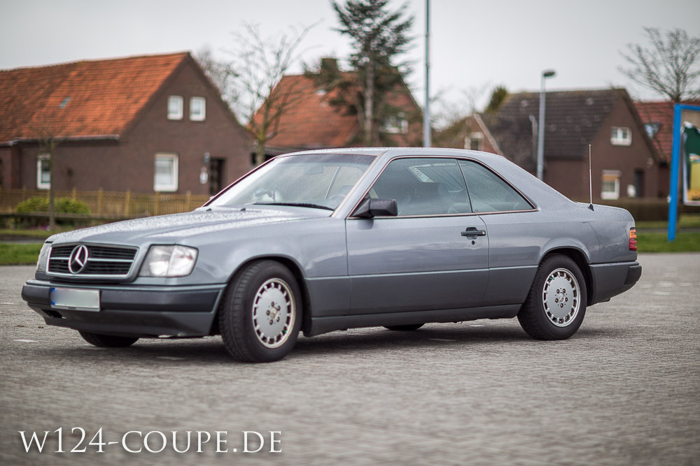 Mercedes-Benz-W124-C124-Coupe-300-CE-003.jpg